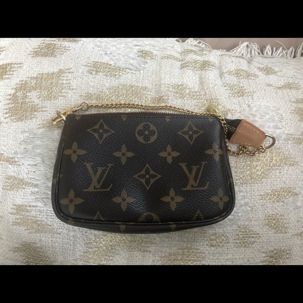 Louis Vuitton Mini Pochette 💗